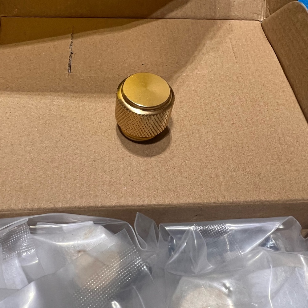 Cabinet knobs